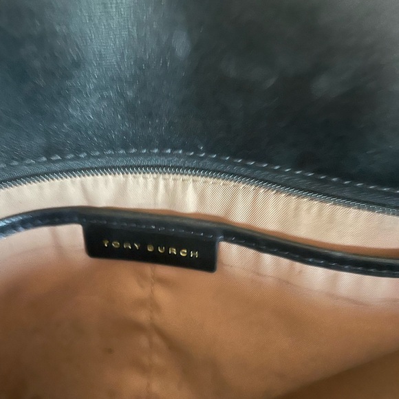 extra large Tory Burch purse. - Picture 3 of 3